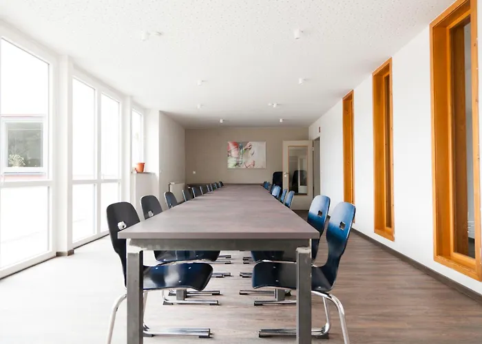 Haus Waldlaeufer 度假居 *